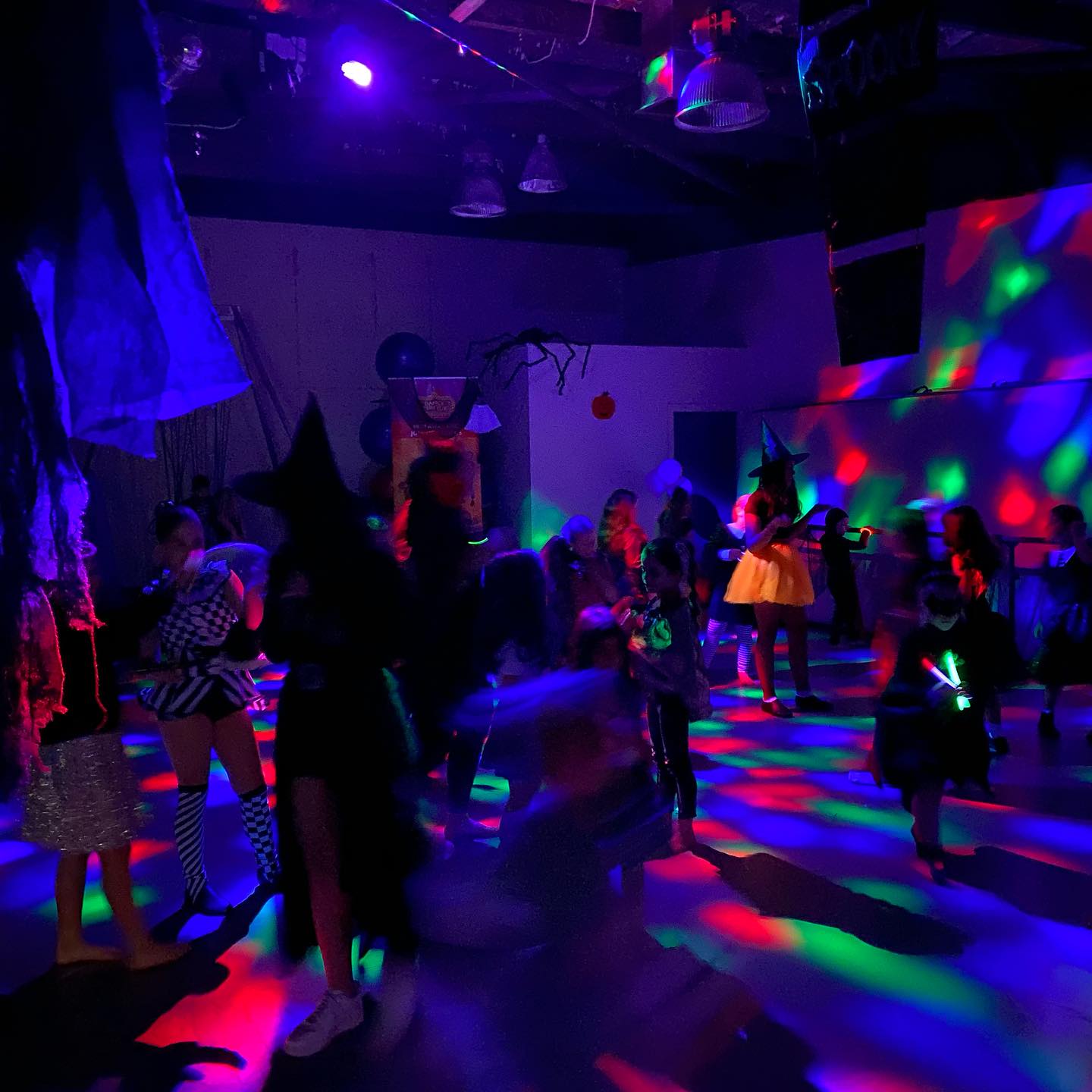 K-Pop Demon Hunters "Slayers Vs Demons Halloween Glow Party" - Image 3